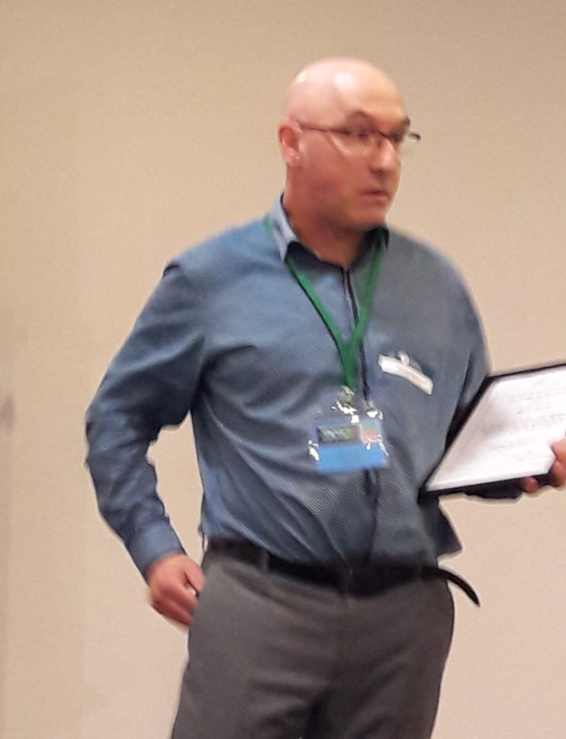 Dusty receiving lifetime membership of PNZ